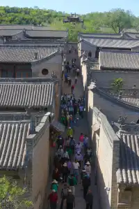 與有肝膽人共事,從無字句處讀書。