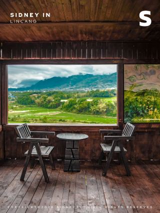 山の中にひっそりと佇む隠れ家的なコーヒーショップ🌿 この豊かな緑には必ず代償が伴います。