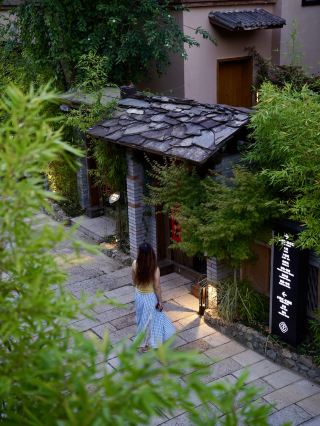 Xi’an 1h | Hide away in Qinling at 22℃ with a private courtyard hot spring
