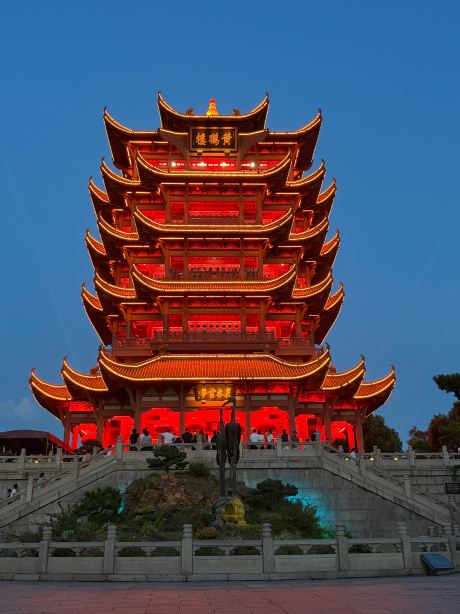 武漢必見】黄鶴楼：千年の詩情あふれる輝かしい夜 | Trip.com 武漢