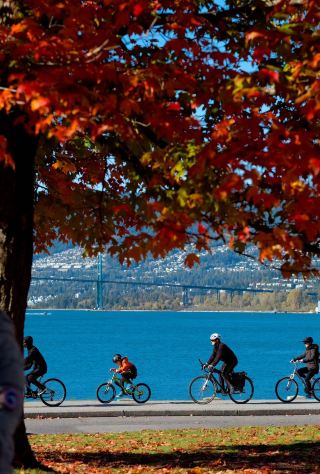 A lovely autumn escape by the lake