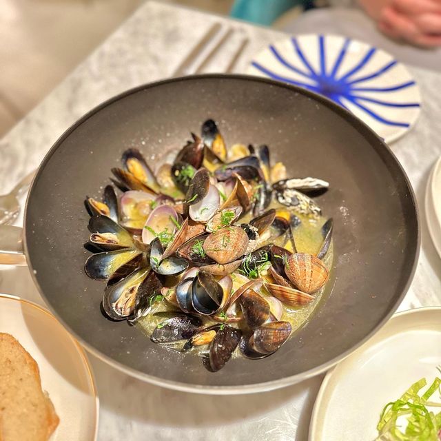 中環蘇豪神秘墨綠大門｜高質意大利菜｜The Italian Club Seafood Wine Bar 
