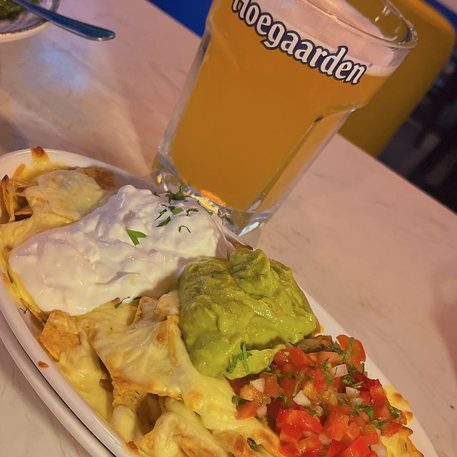 《食在東涌海堤灣畔 💓優閒渡假風OUZO BAR 》
