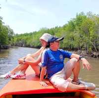 ล่องเรือชมวิถีชุมชนปากน้ำปราณ