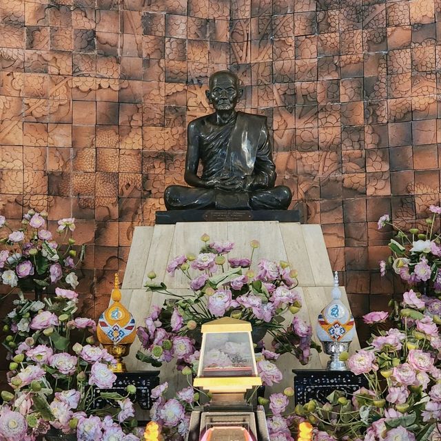 วัดป่ากลางเมืองสกล
