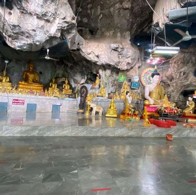 วัดถ้ำเสือ วัดดังเมืองกระบี่