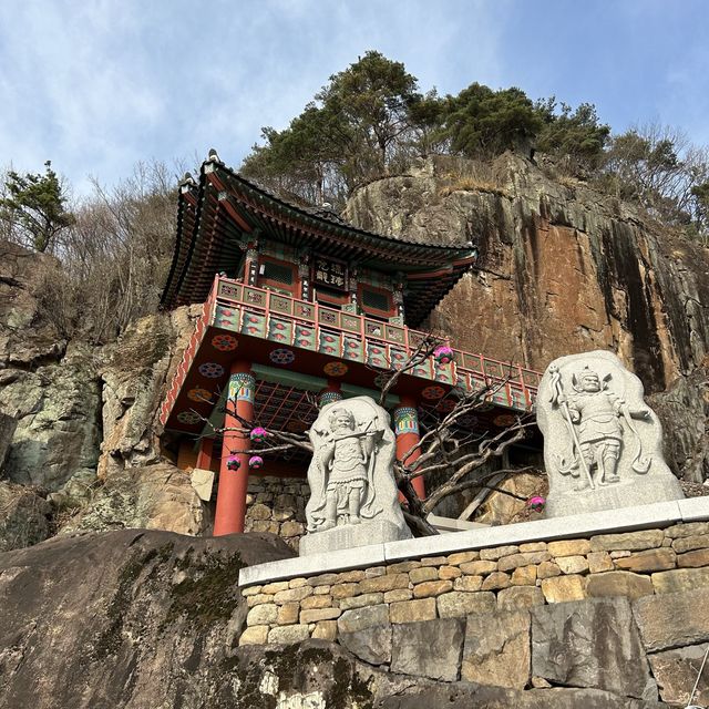 절벽에 세워진 불교 사찰, 구례 사성암