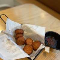 邊食邊玩 Chill Café