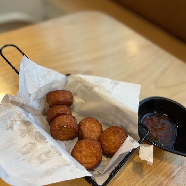 邊食邊玩 Chill Café