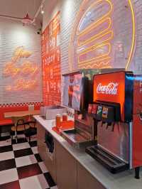 Big Boy ร้านเบอร์เกอร์ชื่อดังจากอเมริกา 🍔🍟🍦