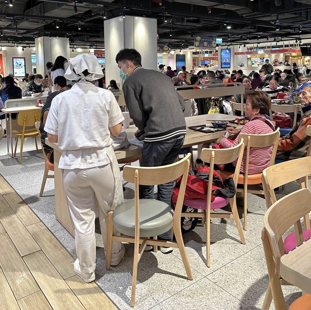 台灣｜台北 各國美食！統一阪急 美食廣場