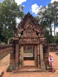 ปราสาทหินสีชมพู วิจิตรงดงาม เก่าแก่กว่าพันปี