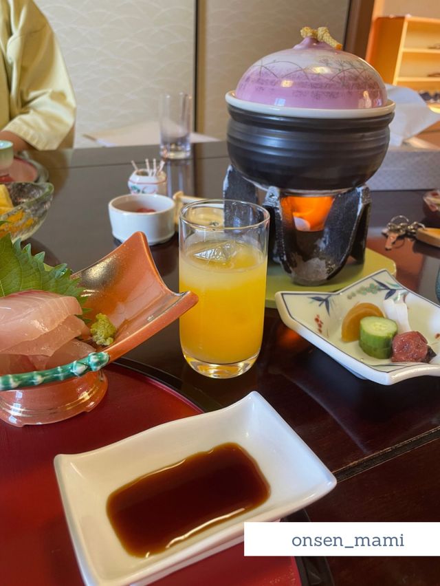 【静岡 伊豆稲取】朝食もお部屋で食べれて、金目鯛の焼き魚が美味しい🐟