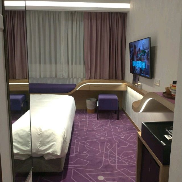 紫色控必住酒店