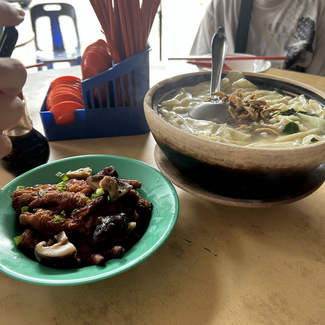 話望生鎮的華人料理 🍲🥛