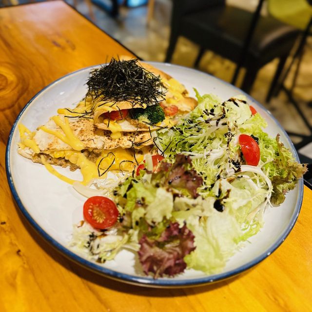 🌟 美食在民間 • 駱駝漆隱世素食小店 🌟 