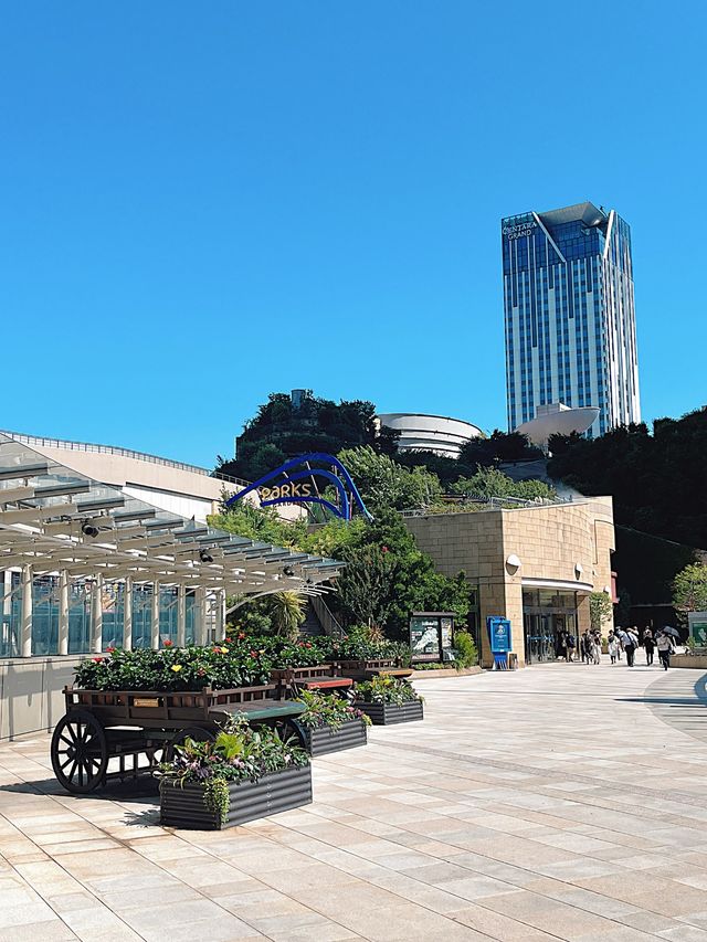 오사카 난바의 트랜디한 복합 쇼핑몰🛍️