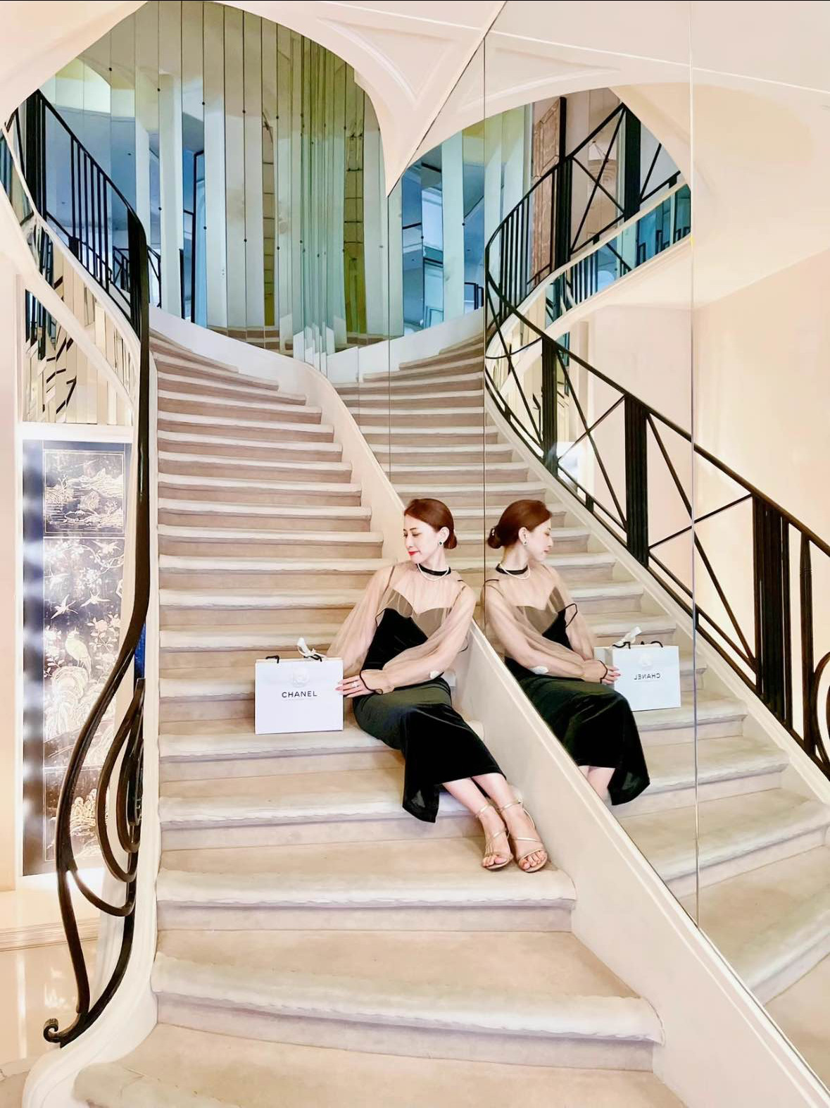パリ🇫🇷】カンボン通りCHANEL本店🤍本店限定ショッパーも パリ🇫🇷】カンボン通りCHANEL本店🤍本店限定ショッパーも