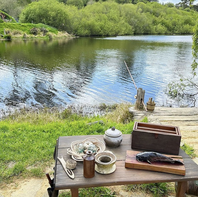 Family Trip to Hobbiton Movie Set