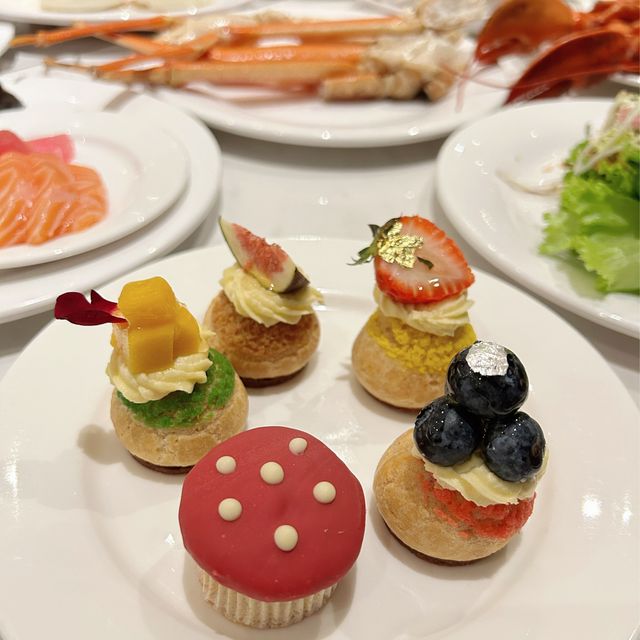 【 在璀璨夜景下品嚐「芝」味菇饌·海鮮自助晚餐 】