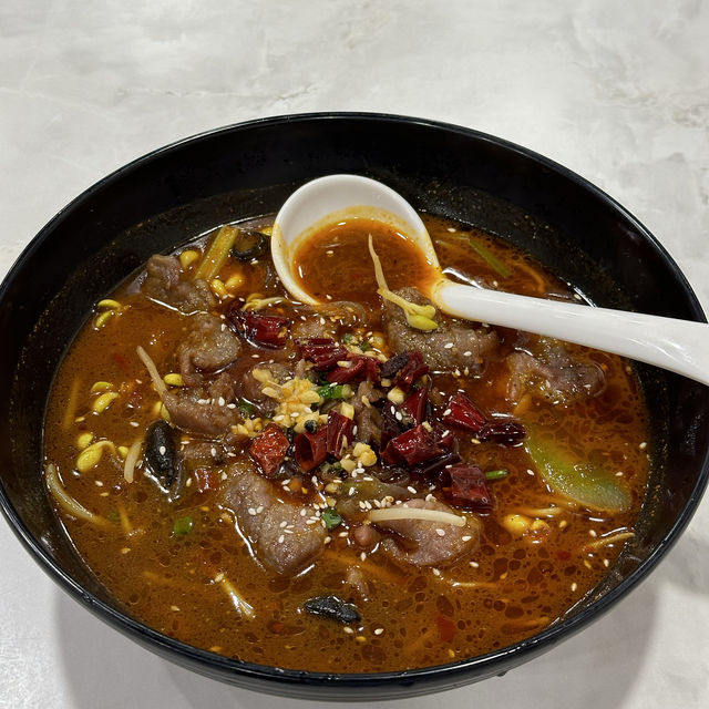 鬧市下．抵食惹味．川菜館