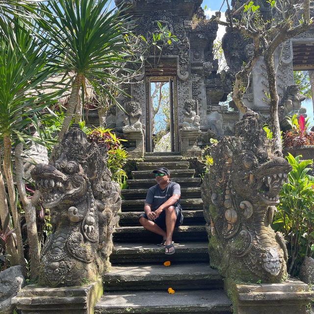 The marvelous stone angel statues of Bali 