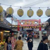 ตลาดปลา บางแสน
