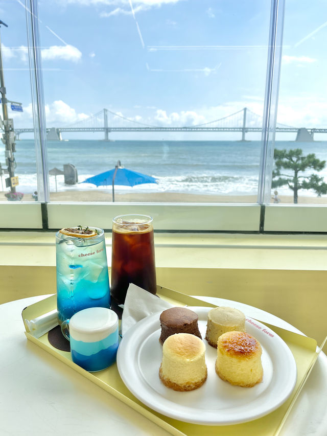 한입 미니 수플레 치즈폼🧀과 파도크림🌊 오션뷰까지 꼭 방문할것!
