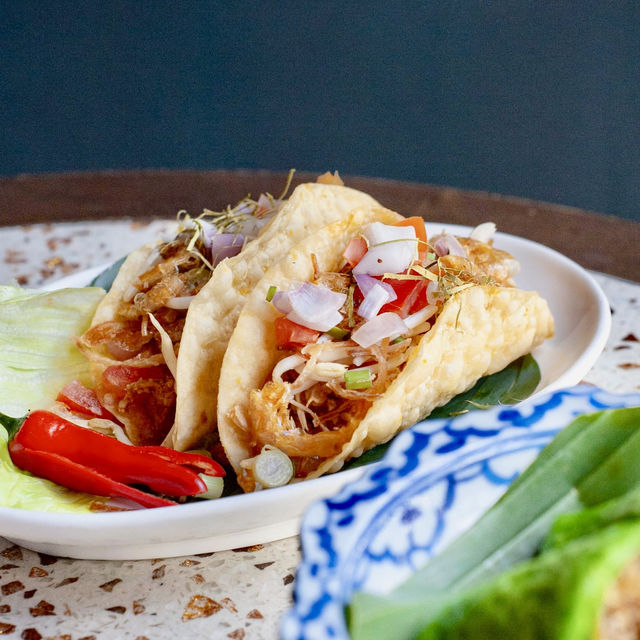 KHAO (Ekkamai)