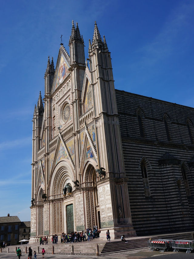 イタリア・世界一美しい丘の上の都市　オルヴィエート