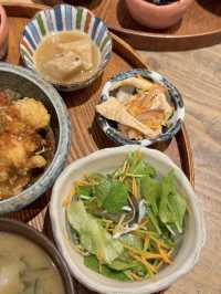 【大阪/堀江】からだに優しい定食が1日中いただける 『八百屋とごはん おおくら』