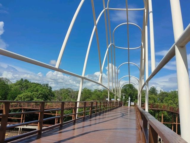 สะพานเจดีย์กลางน้ำ
