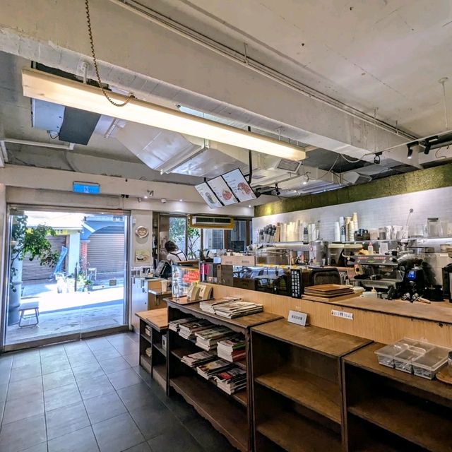 台南-安平豪宅大樓的人氣早午餐：波哥茶飲