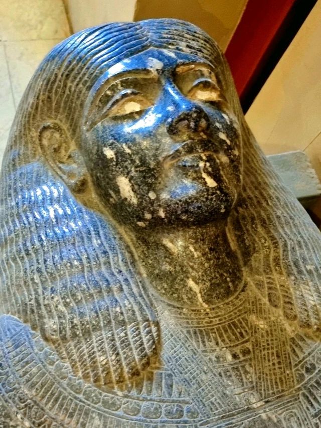 STEPPING INTO A WORLD OF PHARAOHS