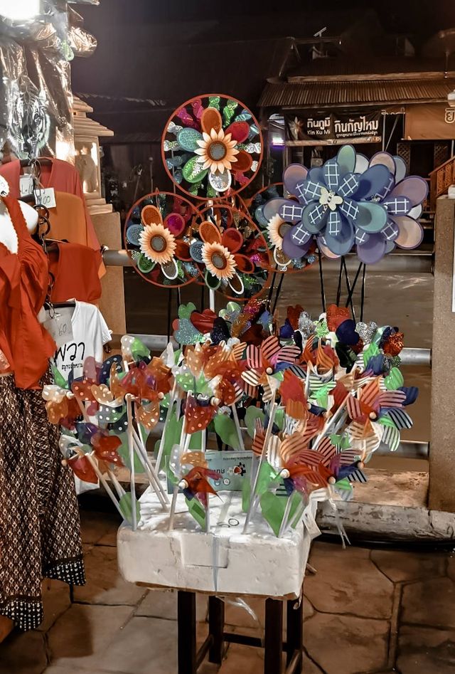ตลาดน้ำอัมพวา