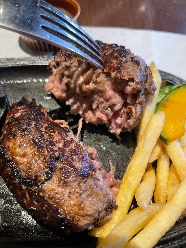 【新潟県:新潟市】絶品！！村上牛のレアハンバーグ