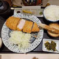 炸豬扒店百大排名之一：知青