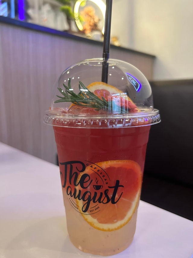 The August Café & Bar 🍰🍫🥤