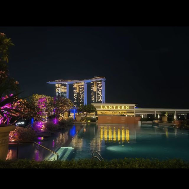 Rooftop bar with a nice view of Singapore 