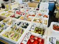 ลิ้มรสปลาดิบและอาหารอร่อยที่ตลาดปลา Tsukiji 🐟🍱