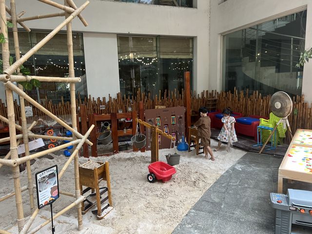Wonder Woods Co-learning space & Kids Cafe 
