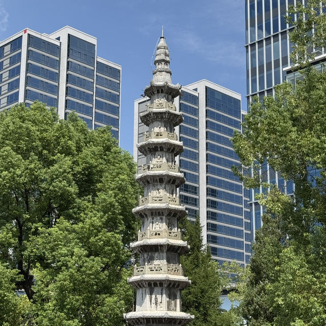 A BEAUTIFUL PLACE IN THE HEART OF HANGZHOU
