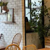 조용하고 한적한 코타키나발루 카페 Nook Cafe