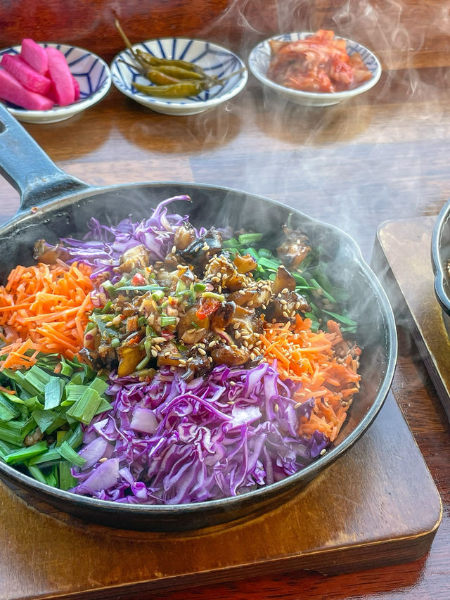 매콤하고 쫄깃한 돌문어 덮밥 맛집