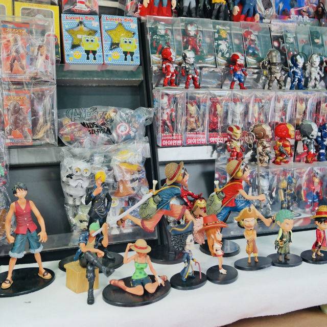 Souvenirs Heaven: My Shopping Adventure at Namdaemun Market!