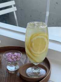 คาเฟ่ซูวอน min flower and cafe