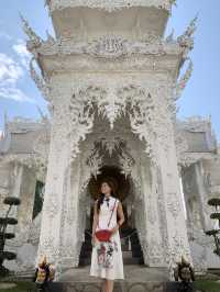 The White Temple: A Dazzling Masterpiece of Art and Spirituality in Chiang Rai