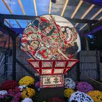 弘前城渡船賞夜楓，燈火楓紅醉是浪漫