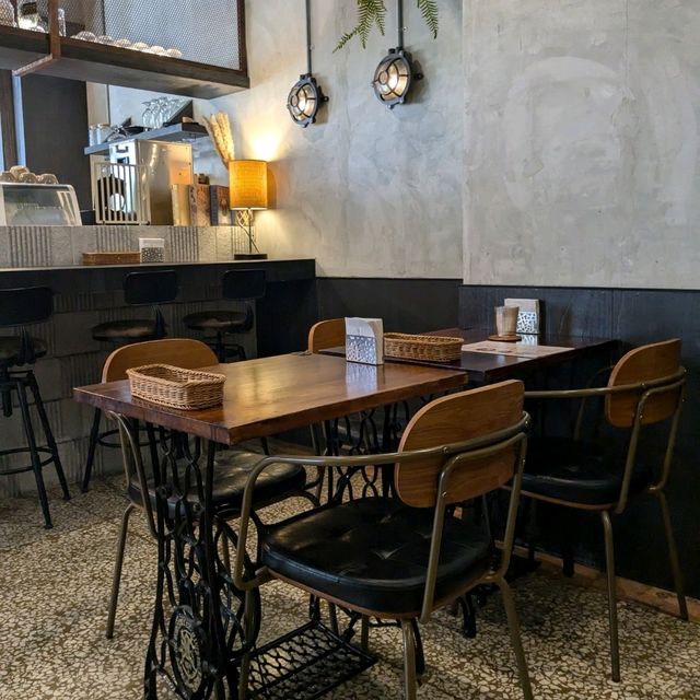 成衣廠改造的復古工業風旅店：嘉旅館&亦室