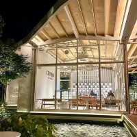 Charn Cafe 